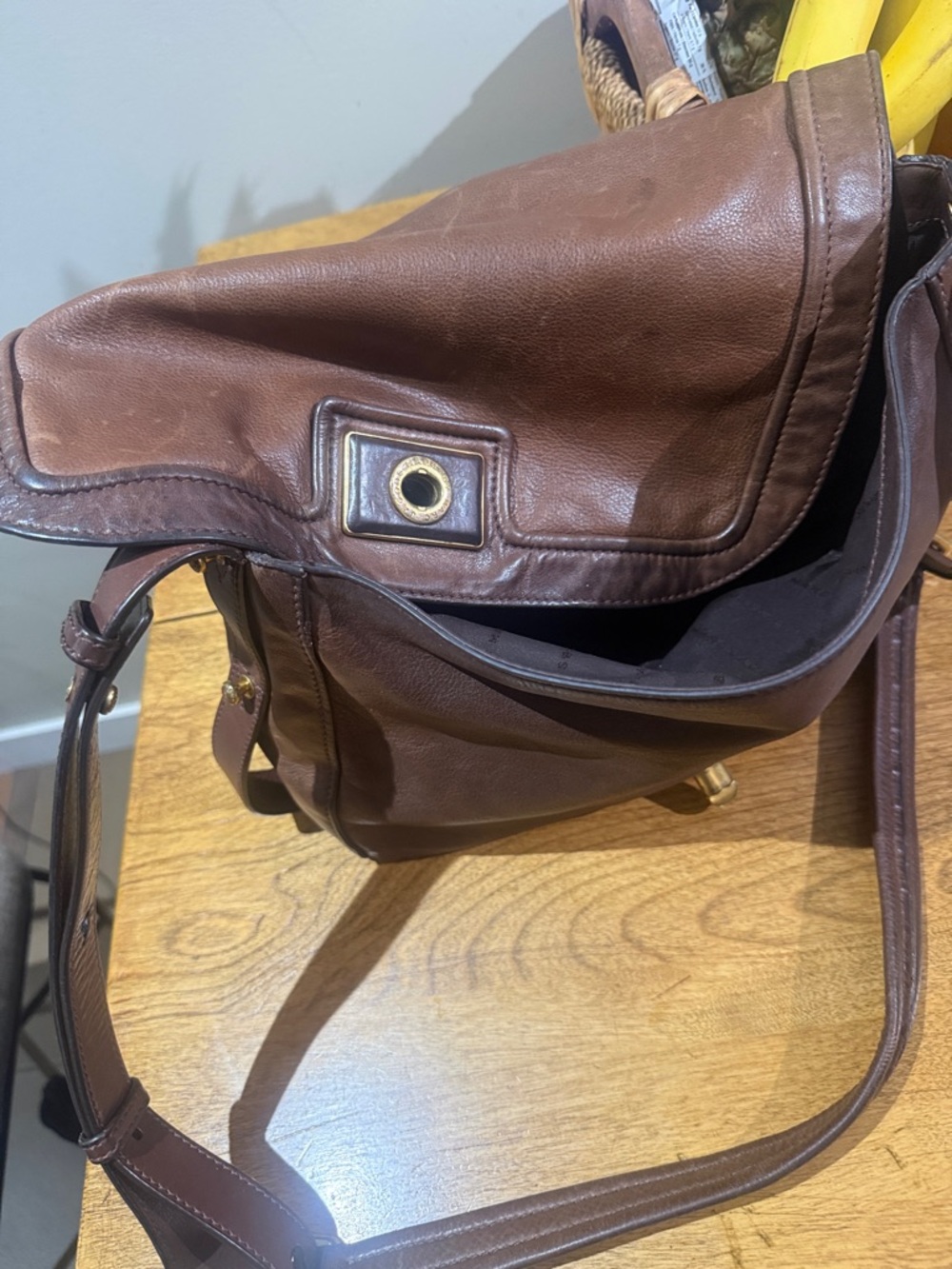 Brown Leather Messenger Bag with Turn-Lock Closure - Picture 15 of 16